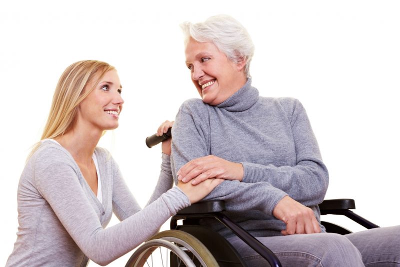 What Are the Benefits of Living in an Elderly Care Facility