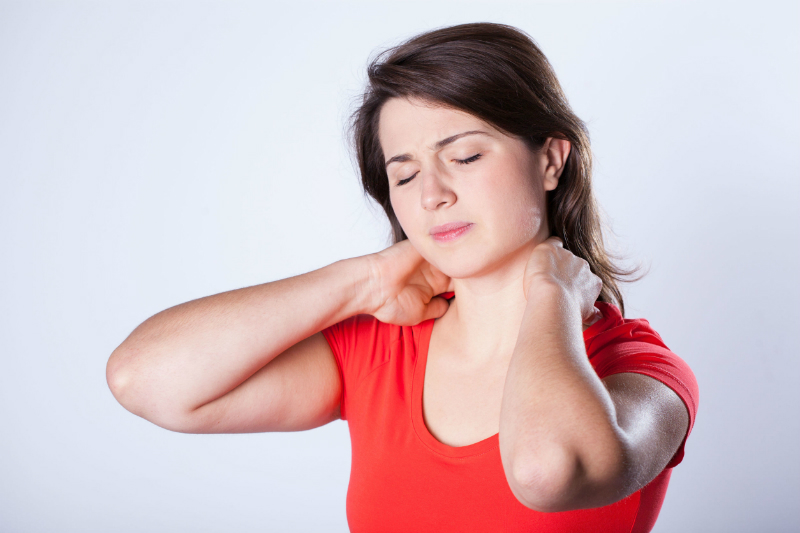 Three Possible Symptoms of Neck Pain and Three Ways to Treat It