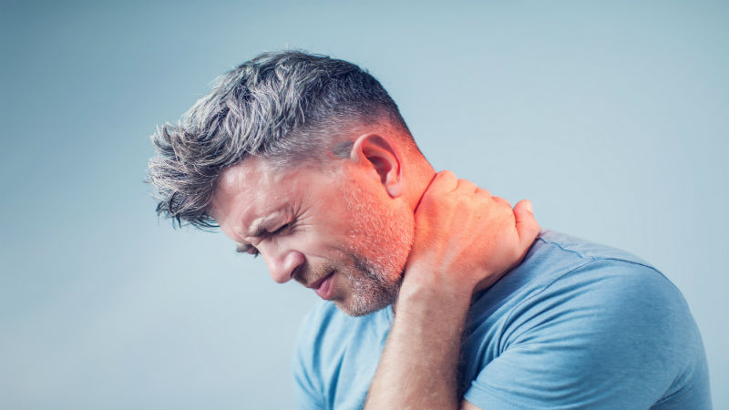 How Chicago Chiropractors Help Patients with Severe Neck Pain